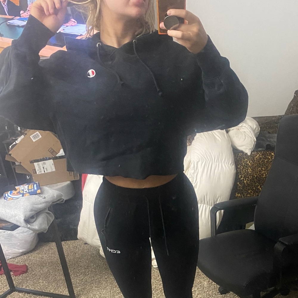 Cropped black champion hoodie